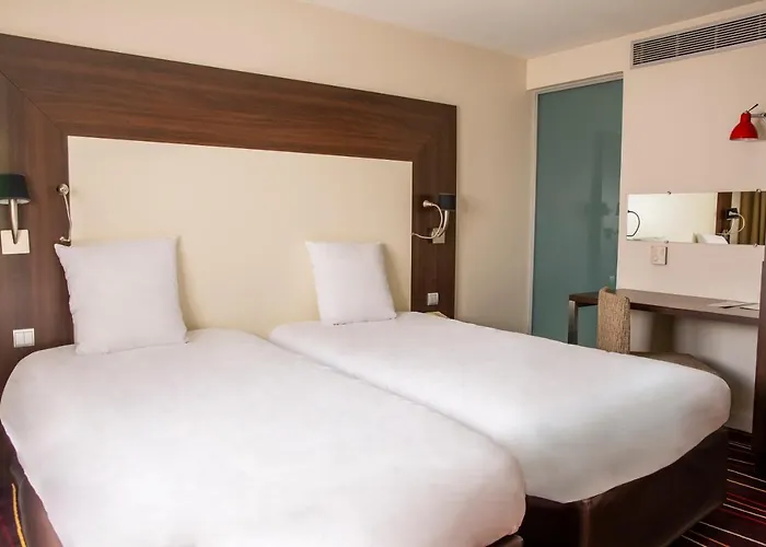 メルキュール パリ ポルト ドルレアン 4* モンルージュ