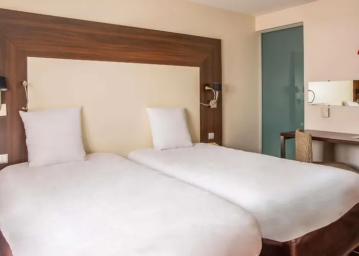 メルキュール パリ ポルト ドルレアン 4*