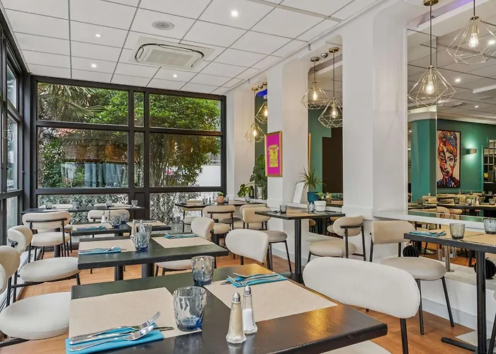 メルキュール パリ ポルト ドルレアン 4*